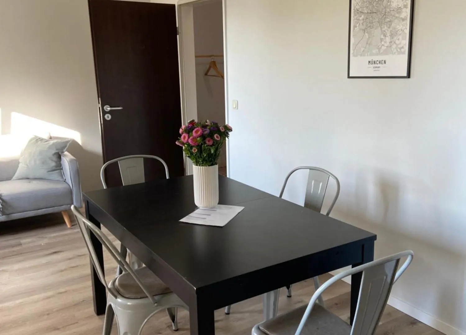 Wohnung Mit Garagenparkplatz An U-Bahnstation Monachium 0*,  Niemcy