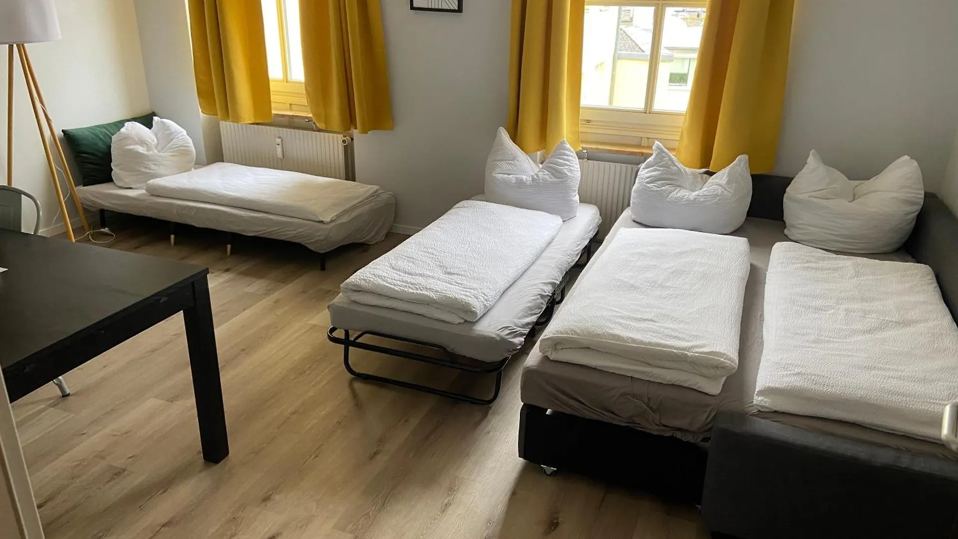 Apartament Wohnung Mit Garagenparkplatz An U-Bahnstation Monachium Niemcy