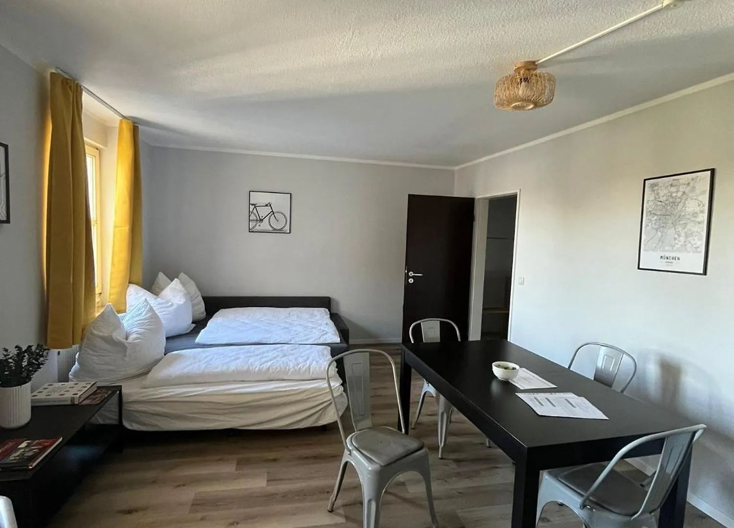 Wohnung Mit Garagenparkplatz An U-Bahnstation Munich Germany
